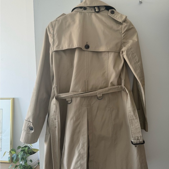 Banana Republic tan trench coat - Picture 3 of 8